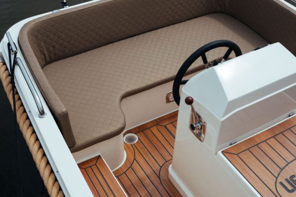 Lifestyle 570 Tender - detailfoto achterdek